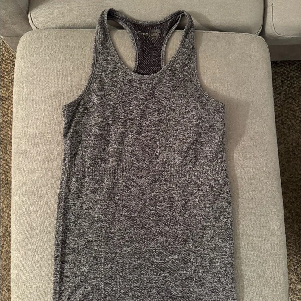XS ZYIA Charcoal Racerback Tank Top - Picture 1 of 4